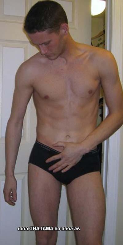 16P British twink camwhoring naked in the bedroom