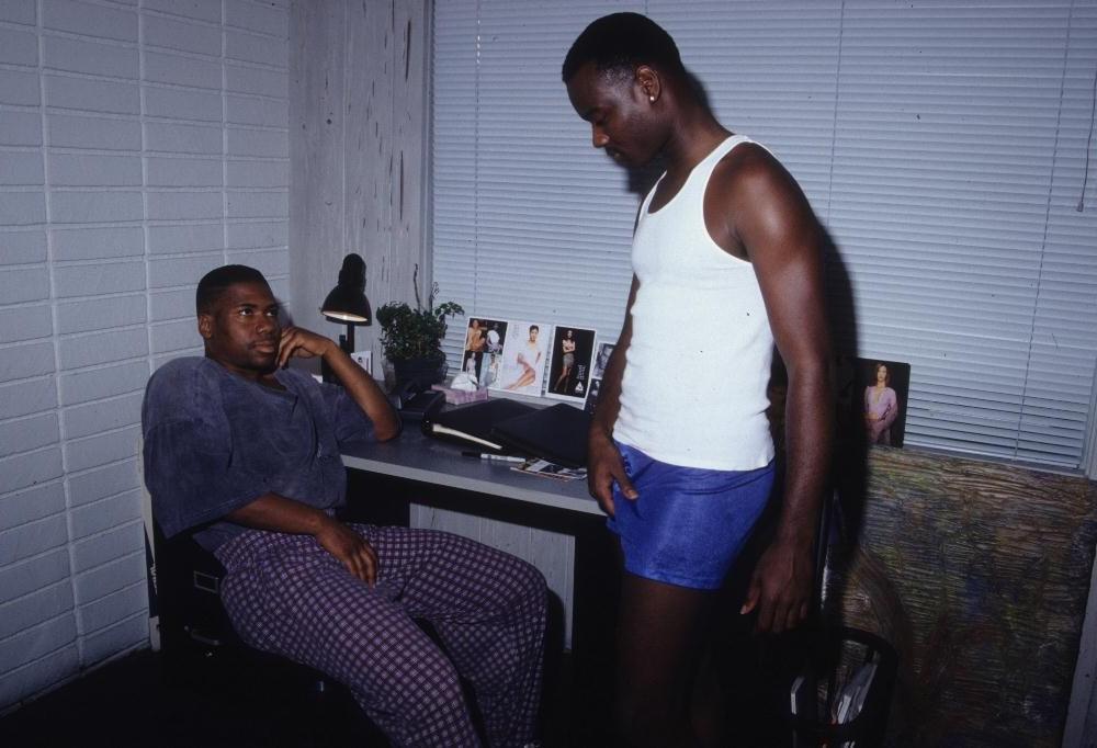 10P Hot black dude jerking off on the couch.