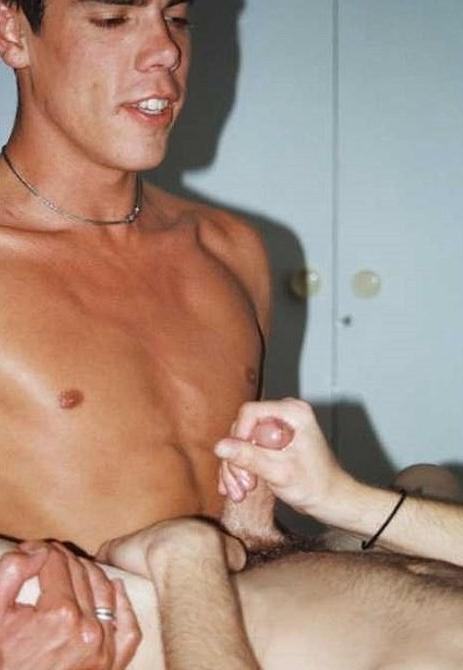 20P Two fresh college twinks enjoy mutual suck and fuck passion