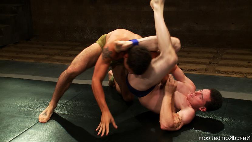 15P Martin Lorenzo tries to dominate sexy DJ with his hot ripped body