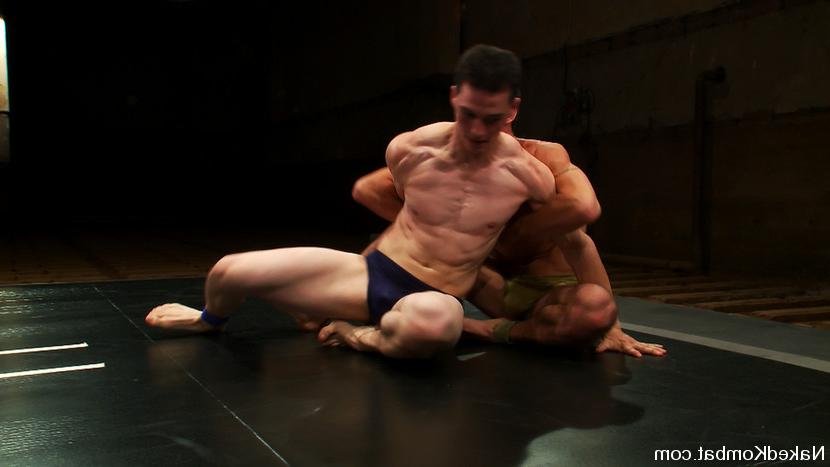 15P Martin Lorenzo tries to dominate sexy DJ with his hot ripped body