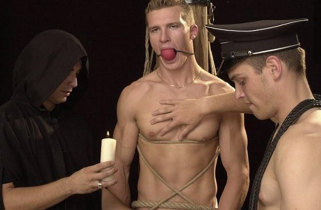 20P Trio hunks enjoying bondage and dominate oral and anal treat