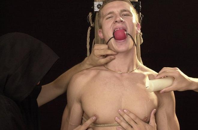 20P Trio hunks enjoying bondage and dominate oral and anal treat