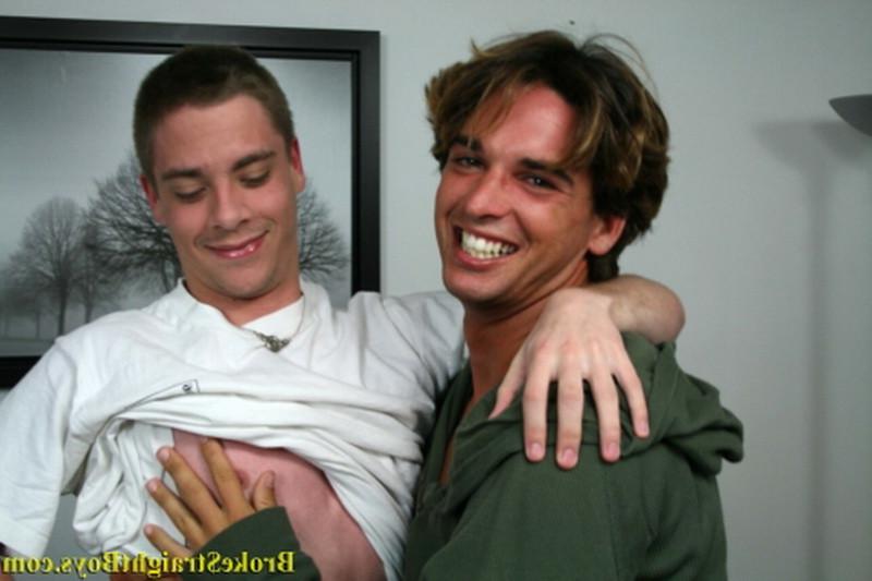 16P Two young gay hunks sucking and fucking on the couch