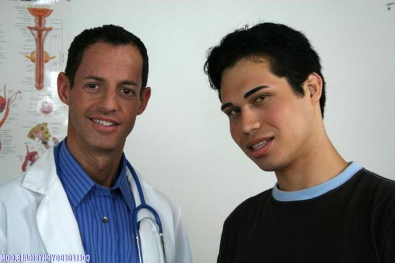 16P Gay doctor checking an innocent twink and giving him a blowjob