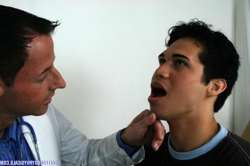 16P Gay doctor checking an innocent twink and giving him a blowjob