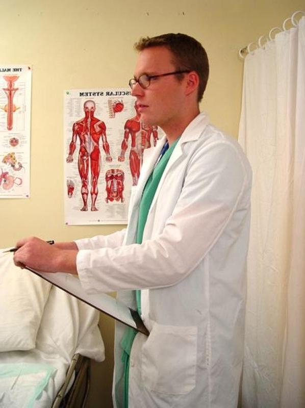 19P College guy gets naked and examined by the hot doctor