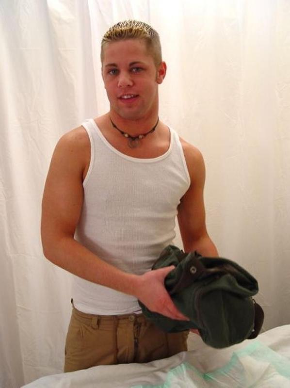 19P College guy gets naked and examined by the hot doctor