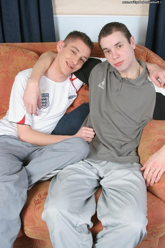 16P Gay couple on the couch sucking cock &amp;amp; hardcore fucking