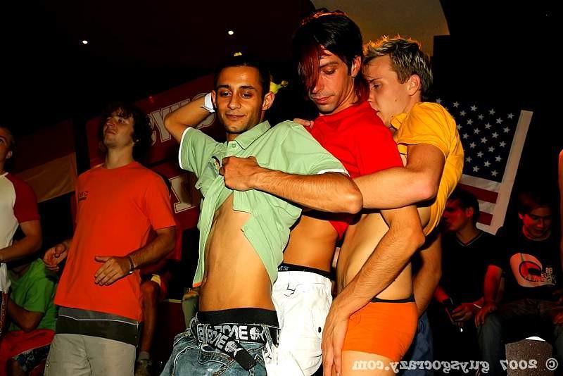 20P A twink tongue fucks and licks a gays butthole