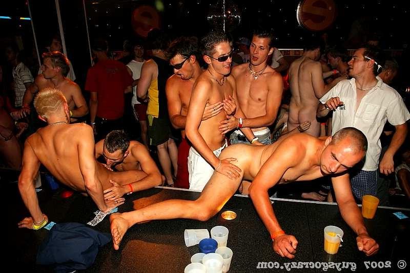 20P Twinks on the hunt for fresh meat to stuff their mouth and ass