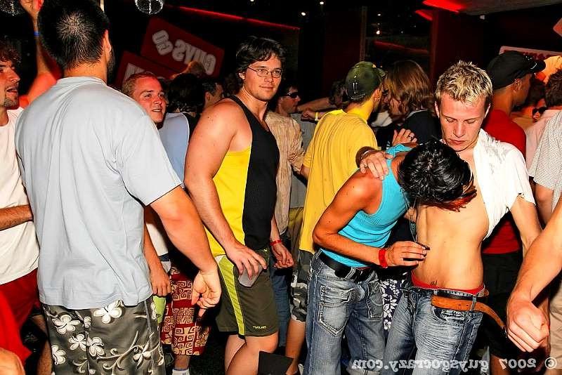 20P Passionate studs hardening eachothers meat orally