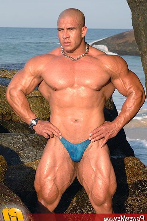 20P Nude sexy big bodybuilder