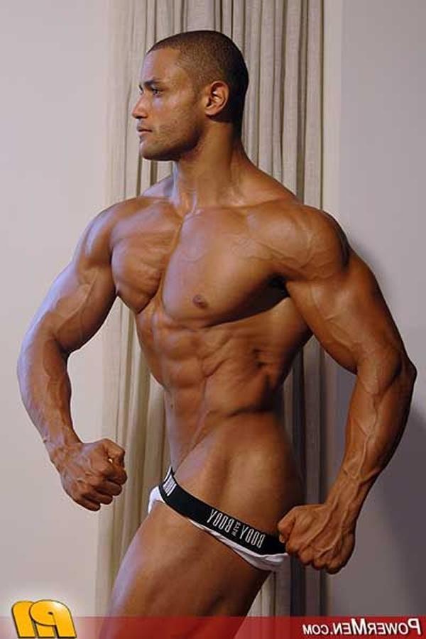 20P Naked beefy bodybuilder flexes