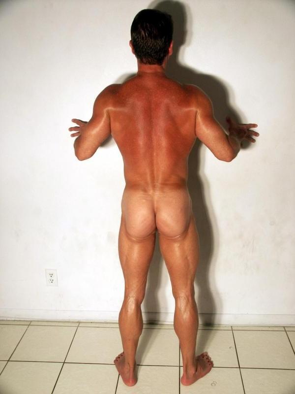 20P Sexy naked older bodybuilder