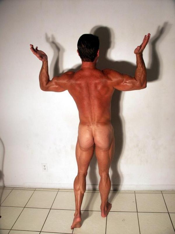 20P Sexy naked older bodybuilder