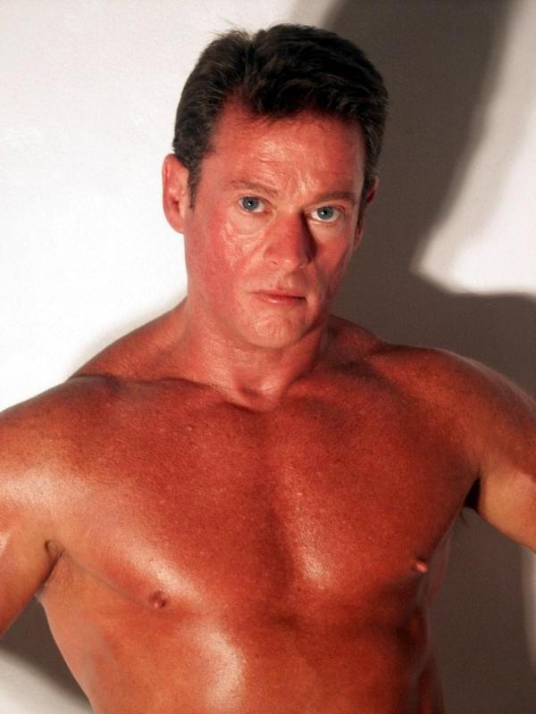 20P Sexy naked older bodybuilder