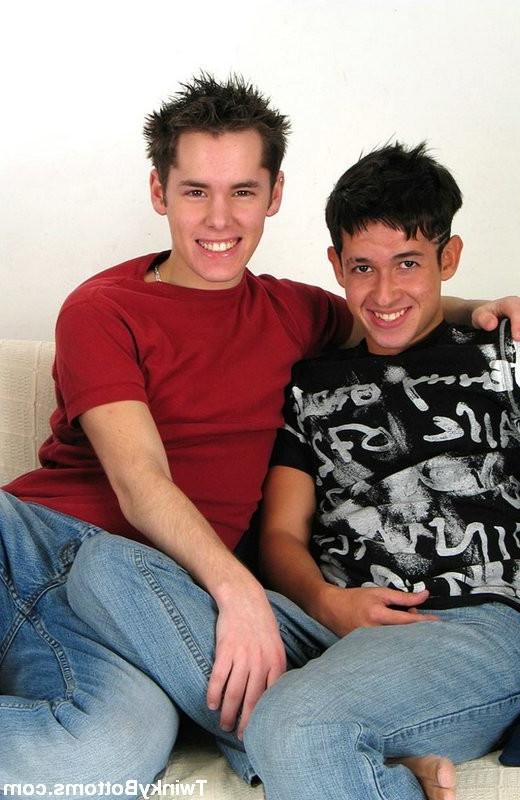 12P Naughty teen twink lovers in the bed sucking cock