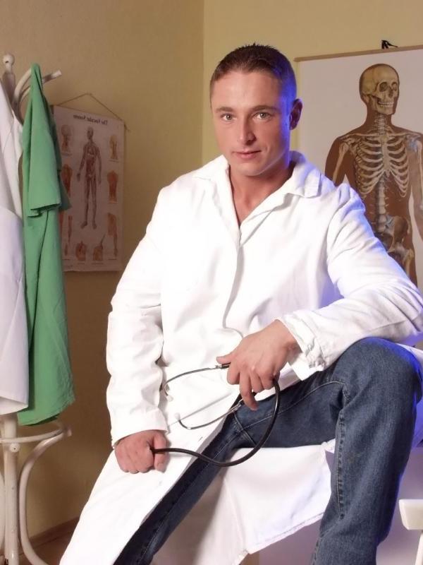 20P Big cock flashing gay doctor