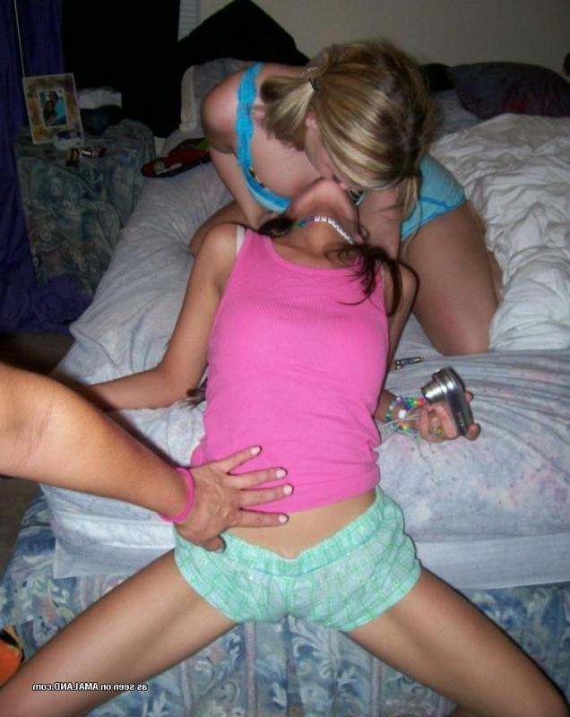 10P Selection of naughty lesbian lovers making out on cam