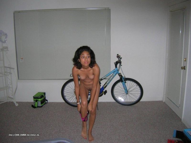 14P Compilation of a kinky chica posing naked around the bedroom