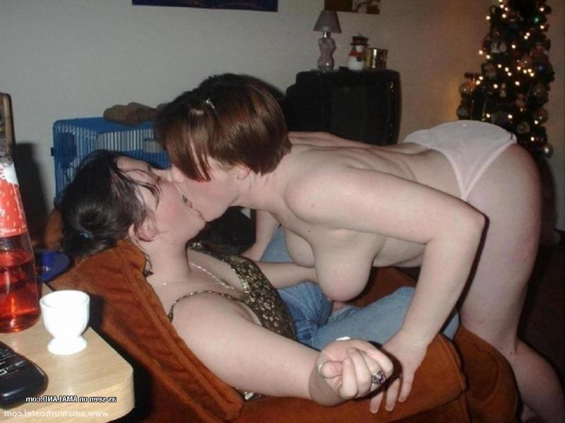 14P Collection of hardcore lesbo lovers pleasuring each other