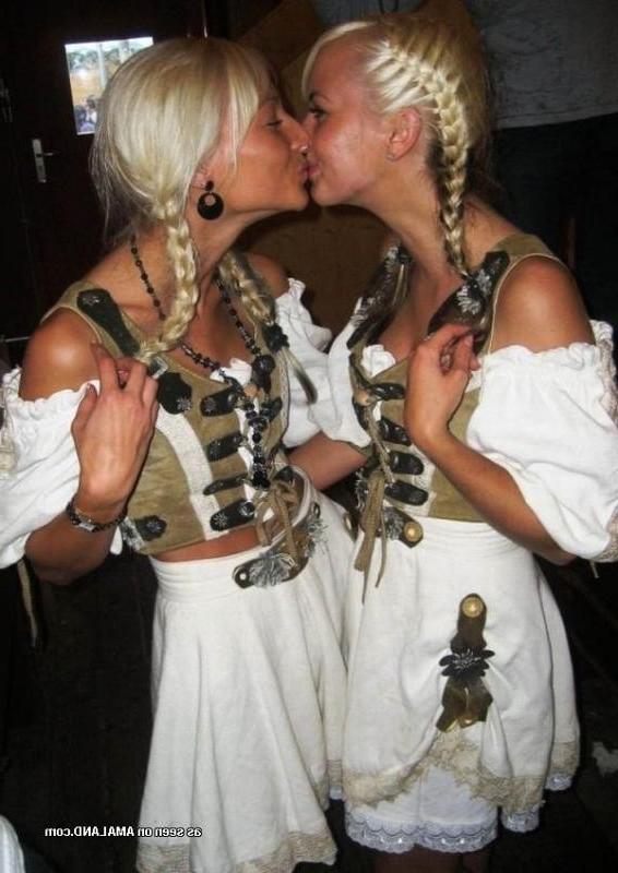 10P Collection of wild and horny lesbian lovers having fun