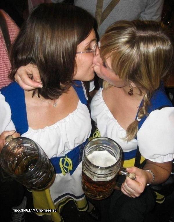 10P Collection of wild and horny lesbian lovers having fun