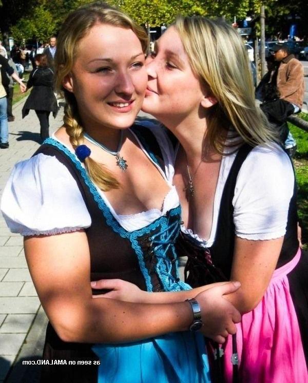 10P Collection of wild and horny lesbian lovers having fun
