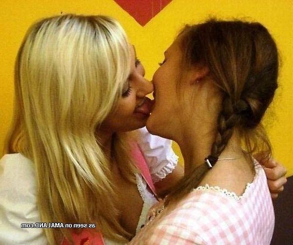 10P Collection of wild and horny lesbian lovers having fun