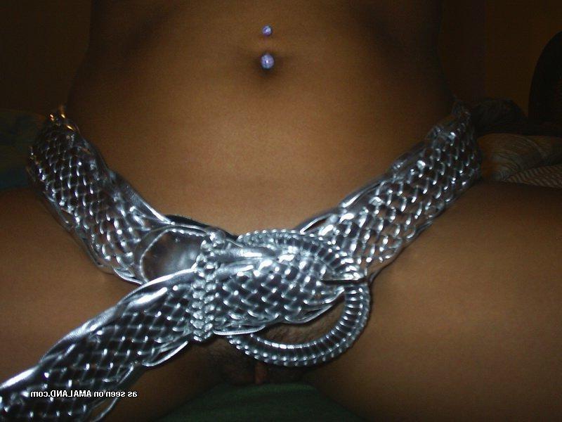 10P Spanisches Luder mit sexy Arsch neckt seinen Freund im Schlafzimmer