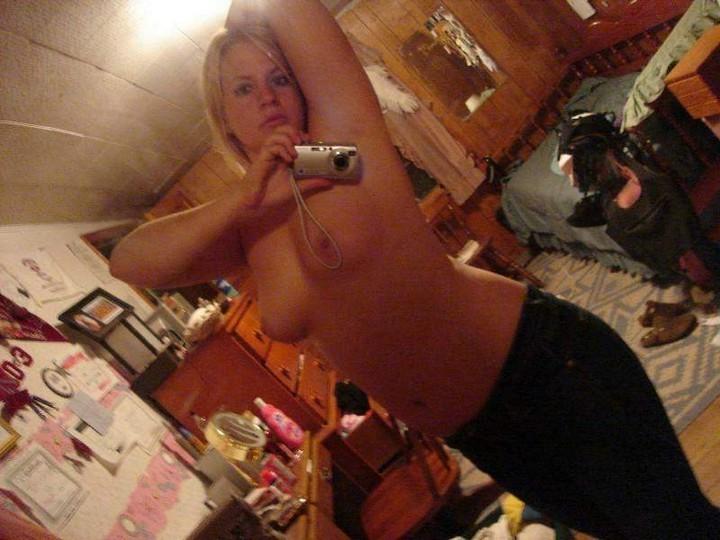 15P Gorgeous nude drunk girls posing on camera