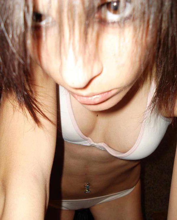 15P Gorgeous nude drunk girls posing on camera
