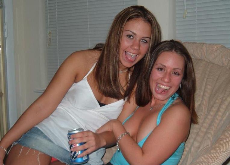 15P Amateur drunk babes posing