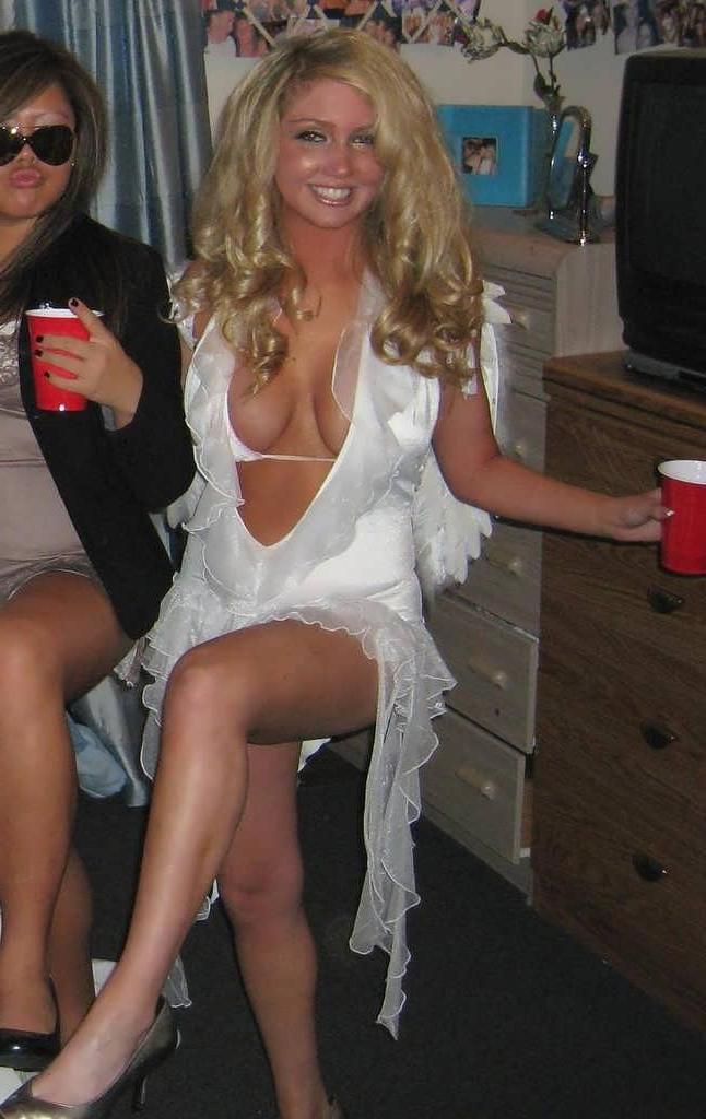 15P Drunk babes flashing at a public