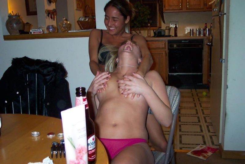 15P Amateur drunk babes at party