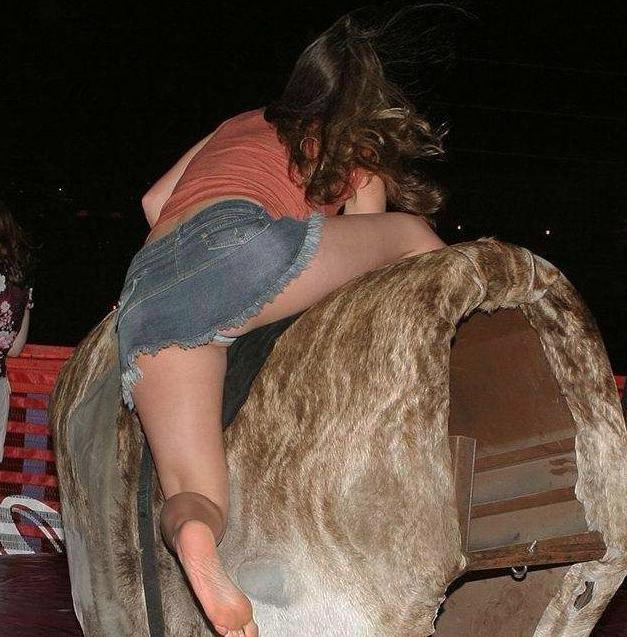 15P Amateur drunk babes at party