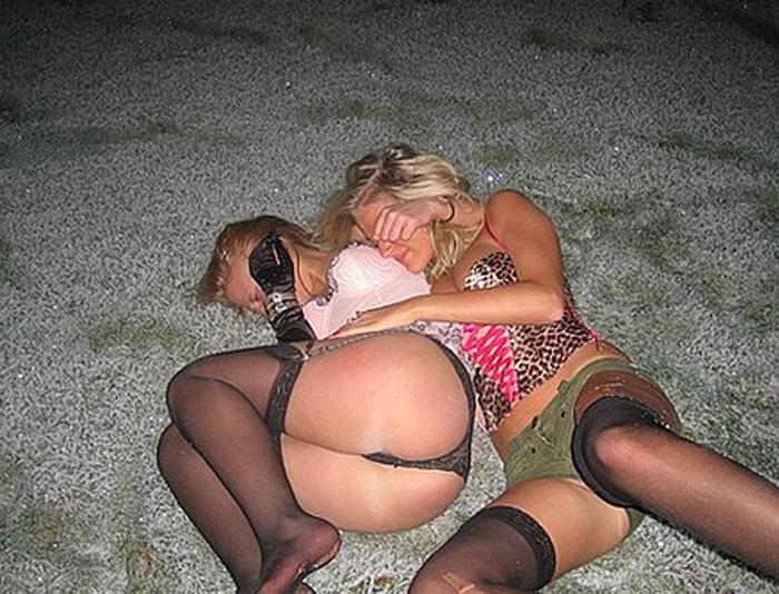 15P Sexy drunk babe posing