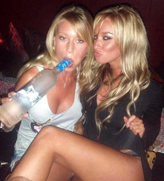 15P Sexy drunk babe posing