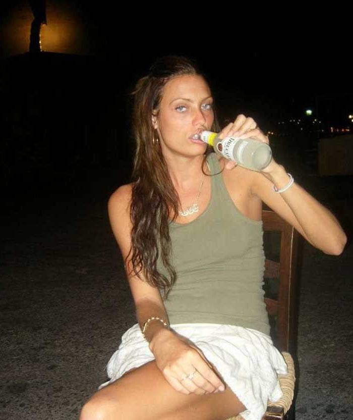15P Amateur drunk babes at party