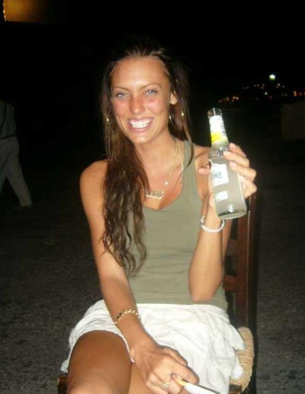 15P Amateur drunk babes at party