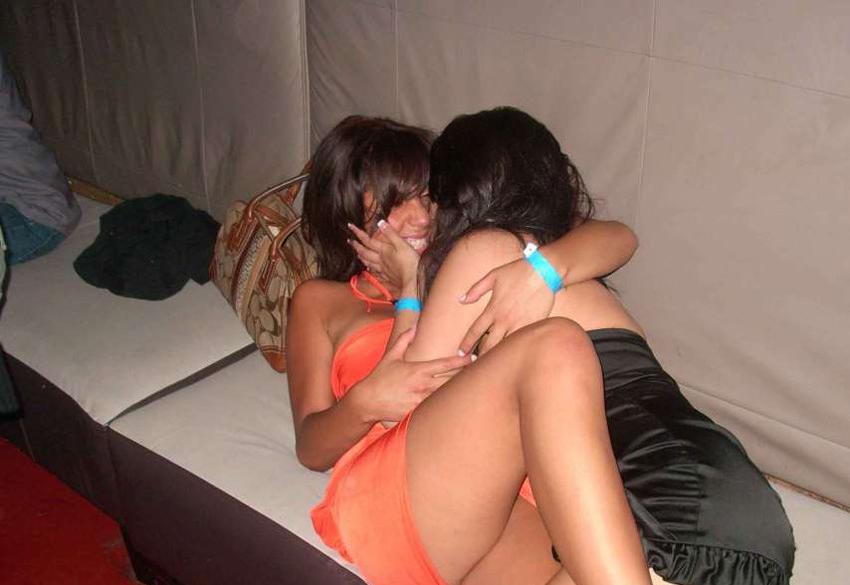 15P Amateur drunk babes at party