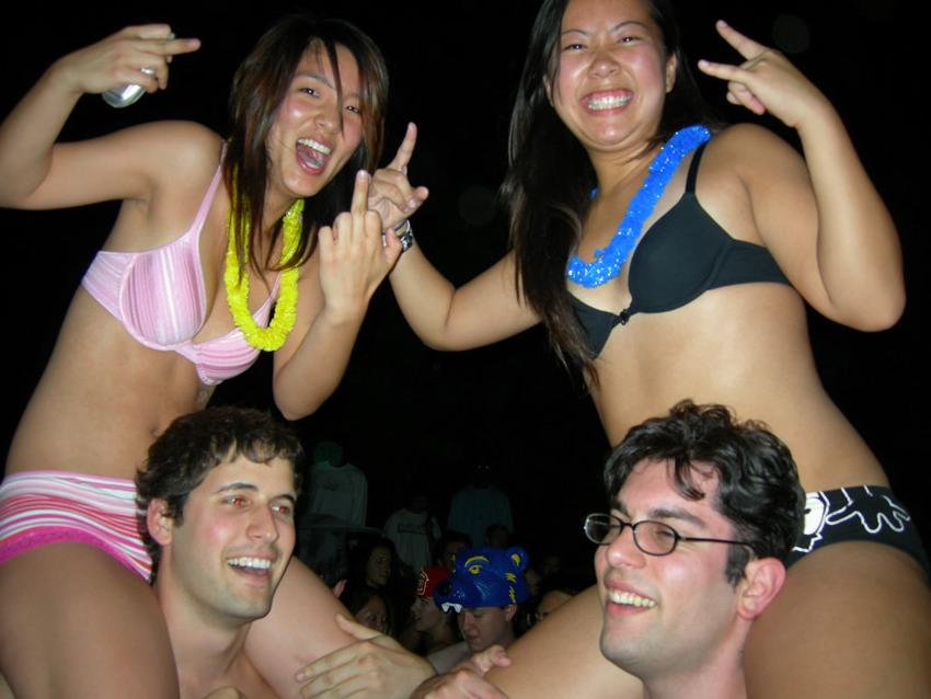 15P Amateur drunk babes at party