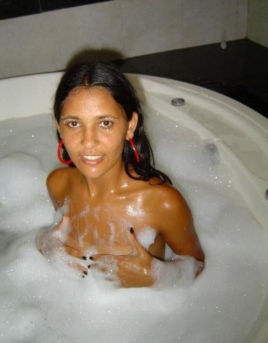 15P Sexy amateur latina babe gets pounded by huge white cock