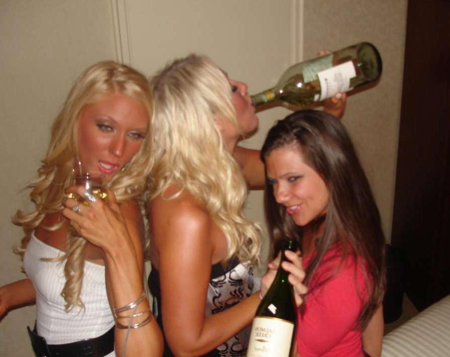 15P Drunk amateur blonde babes