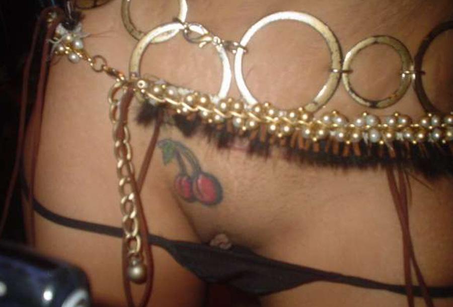 15P Hot and sexy amateur bombshell stripper