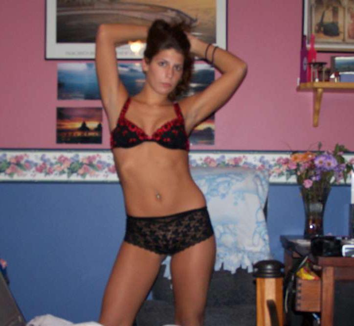 15P Nice collection of Lilys bedroom photos