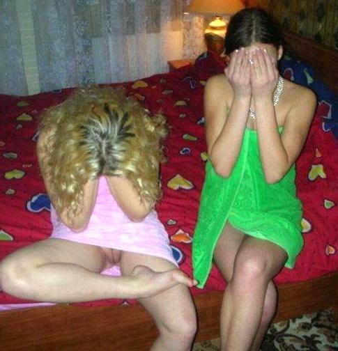 16P Drunk amateur babes flashing their tits