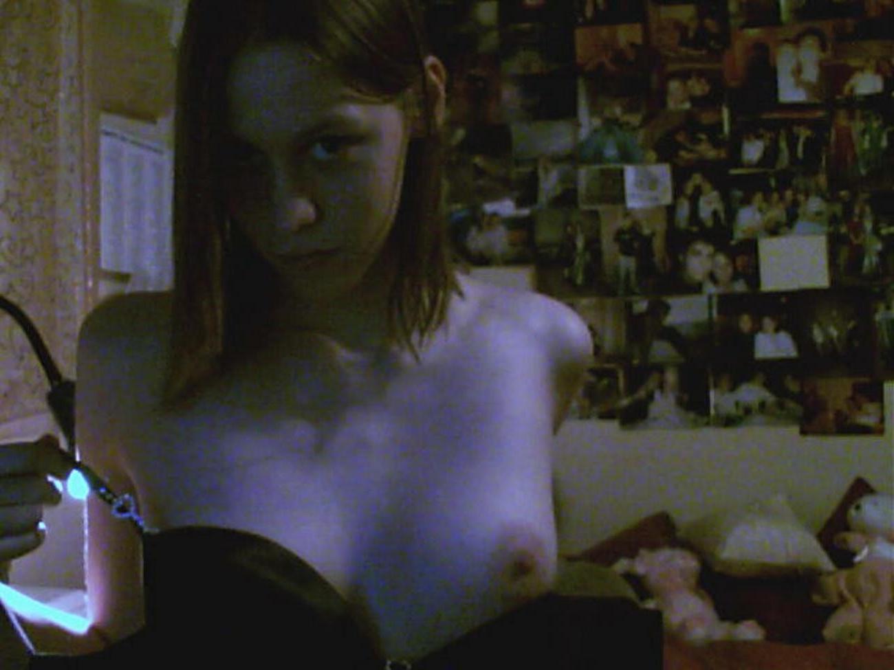 15P Hot brunette teen masturbates in her bedroom