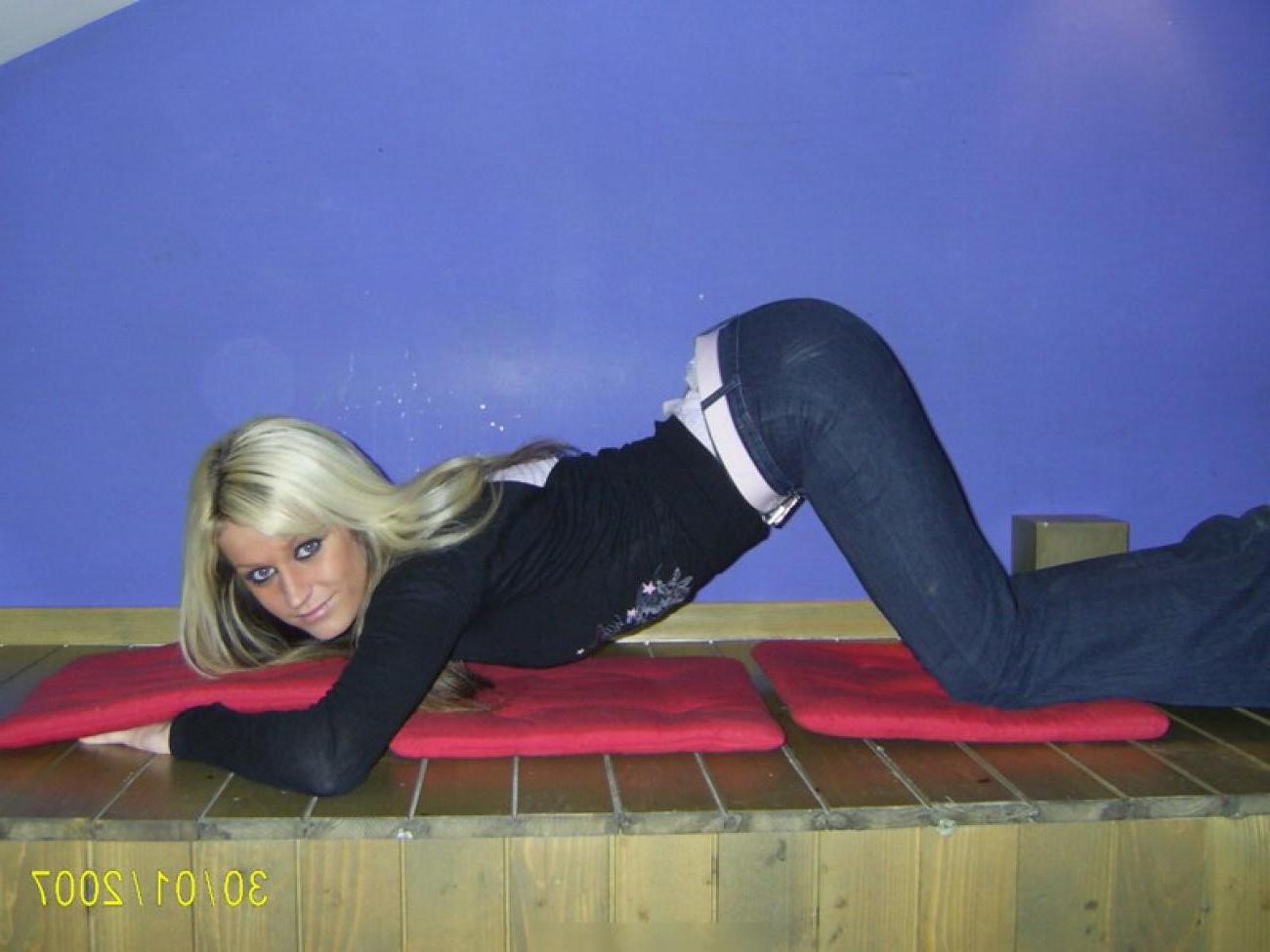 16P Hot girlfriends like to be watched in these hot horny pics